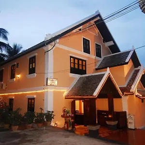 3* Pensión Merry Riverside